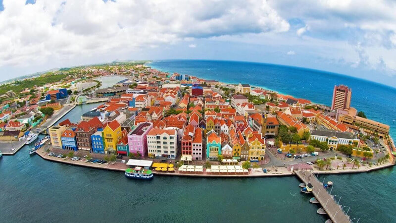 Blue Curacao là rượu gì? Top 5 công thức pha chế Blue Curacao 3 Hòn đảo Curacao của Hà Lan