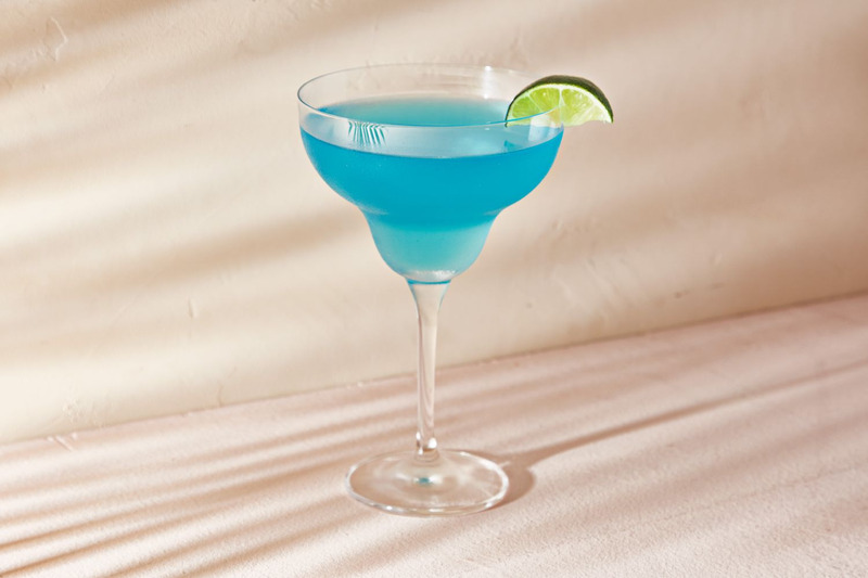 Blue Curacao là rượu gì? Top 5 công thức pha chế Blue Curacao 5 Công thức pha chế rượu Blue Margarita