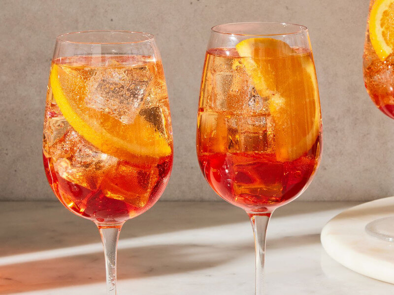 Cocktail rượu Champagne Aperol Spritz