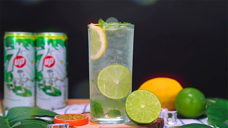 9 Cách pha rượu Vodka với nước ngọt ngon và dễ làm 3 Rượu Vodka pha với 7up